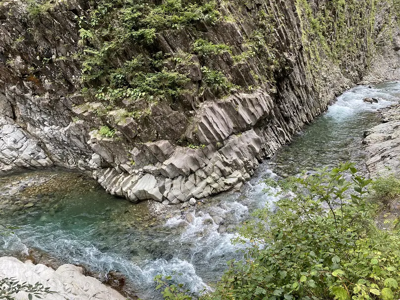 インスタで大人気の清津峡トンネルに行ってきました 日本三大峡谷 清津峡 行き方と旅のtips 旅とアロマ インスタで大人気の清津峡トンネルに行ってきました 日本三大峡谷 清津峡 行き方と旅のtips 旅とアロマ